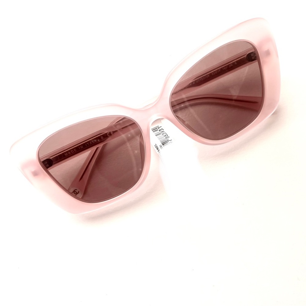 🔥CHANEL RECTANGLE SUNGLASSES - Picture 2 of 10
